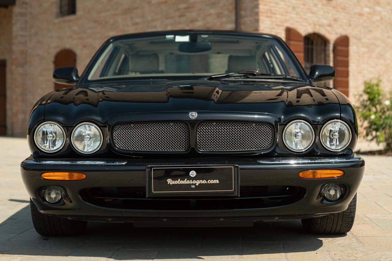 JAGUAR XJR - JAG00067