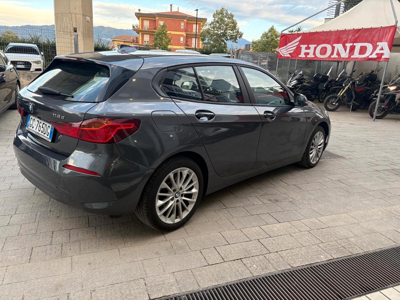 Bmw 116 116d 5p. Business Advantage