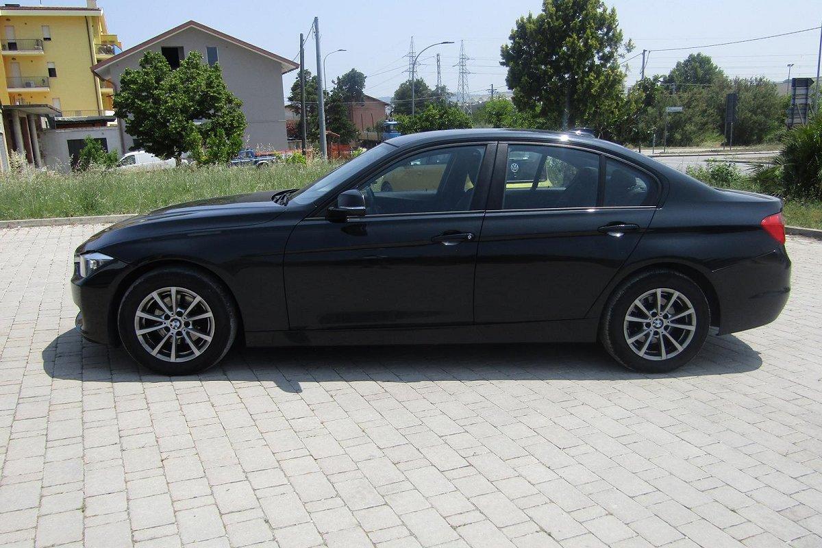 BMW 318d Business aut.