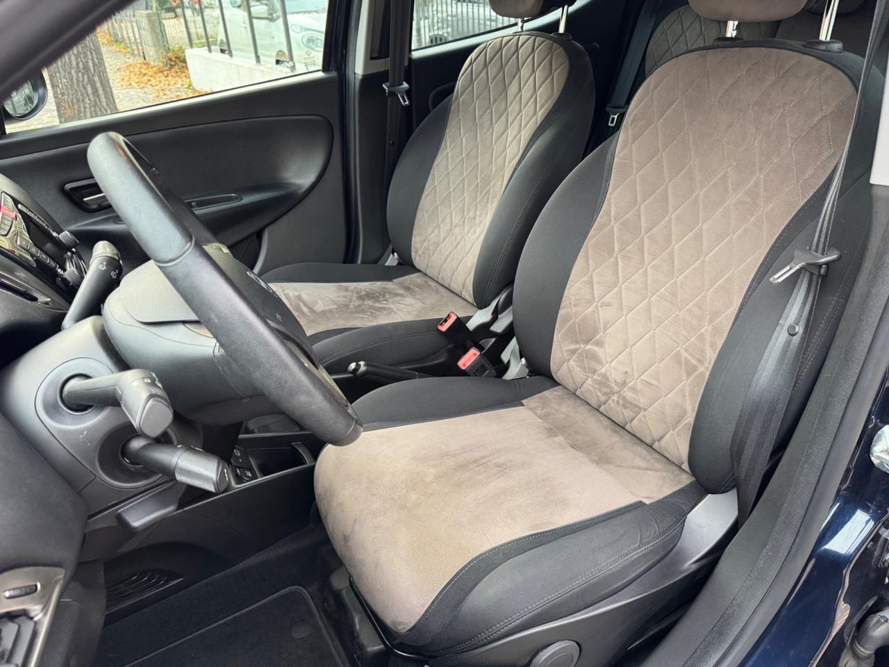 Lancia Ypsilon 1.2 69 CV 5 porte S&S Platinum (15 mila km!)