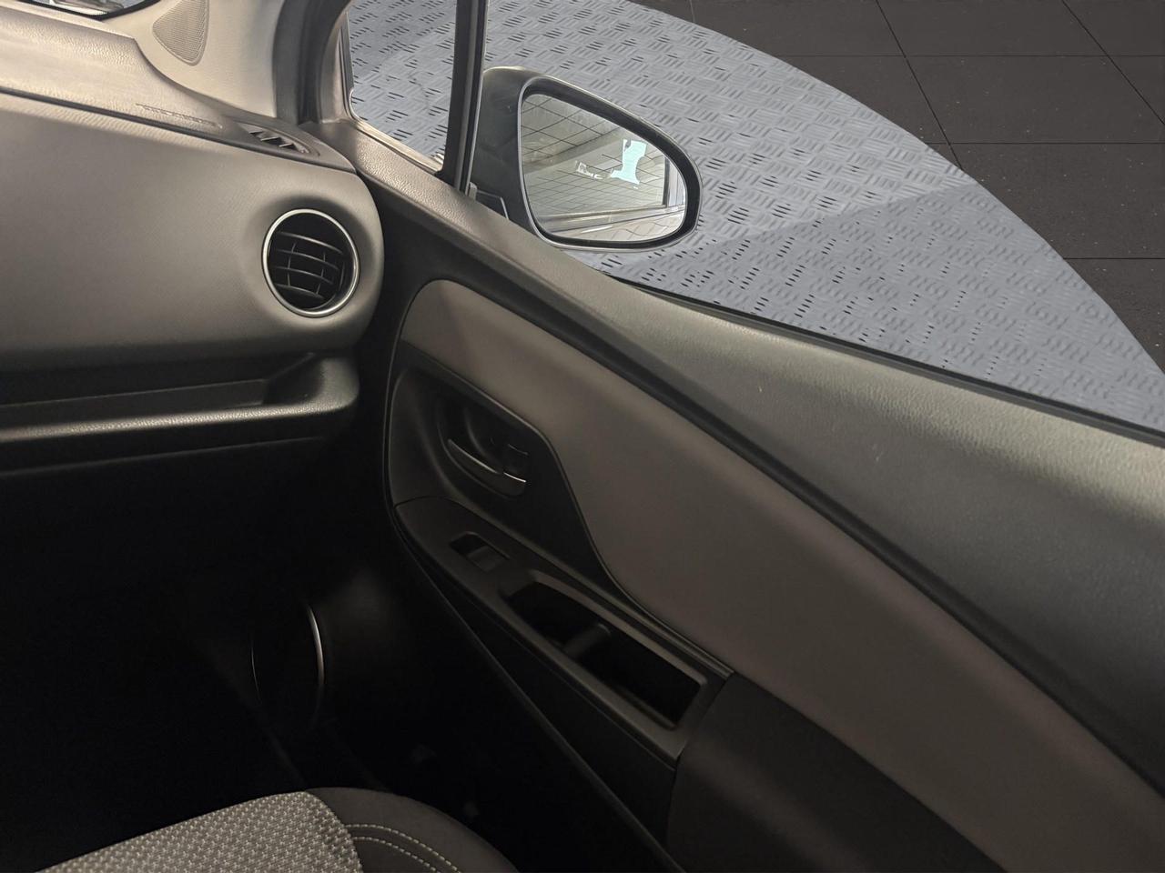 Toyota Yaris 5p 1.5h Active my16