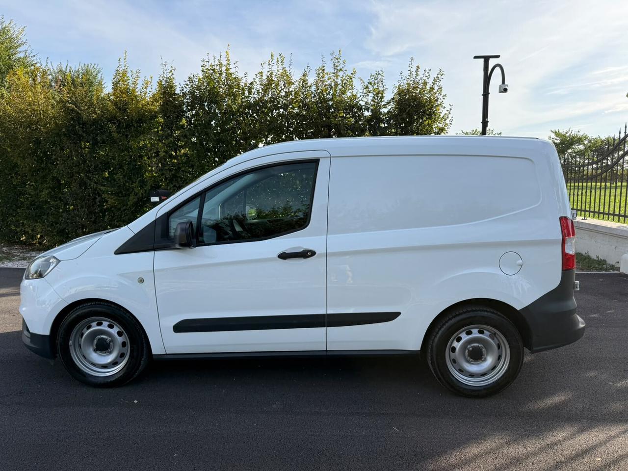 Ford Transit Courier 1.5 TDCi 75CV Van Trend