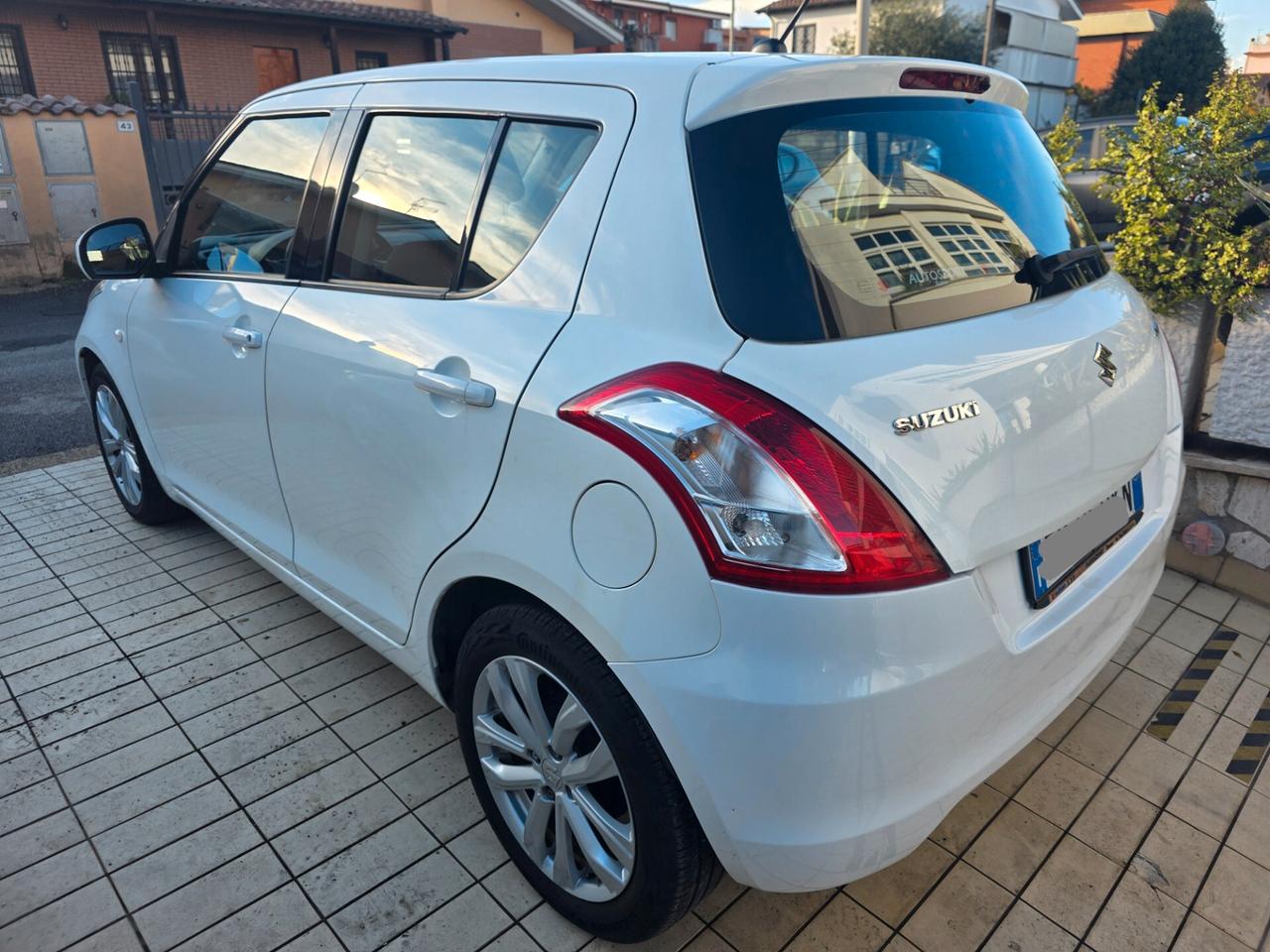 Suzuki Swift 1.2 VVT 5 porte B-Cool A/T