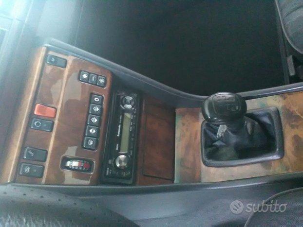 Mercedes 200 E BENZINA