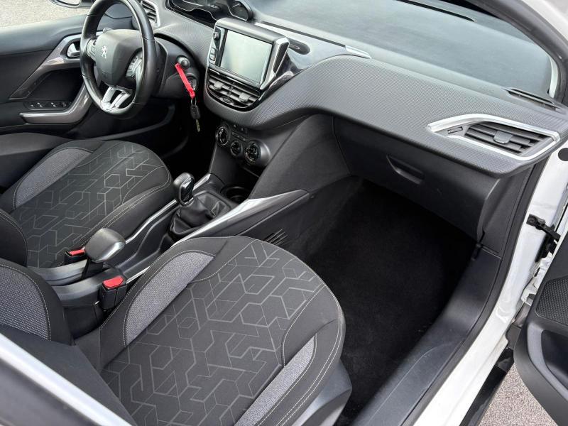 Peugeot 2008 1.6 bluehdi Active 75cv ADATTA NEOPATENTATI