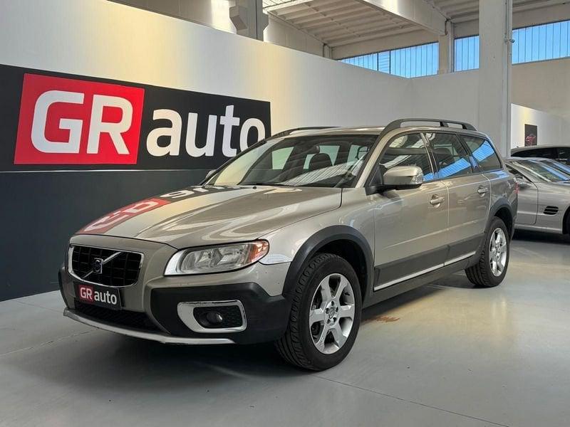 Volvo XC70 XC70 2.4 d5 Momentum awd 185cv