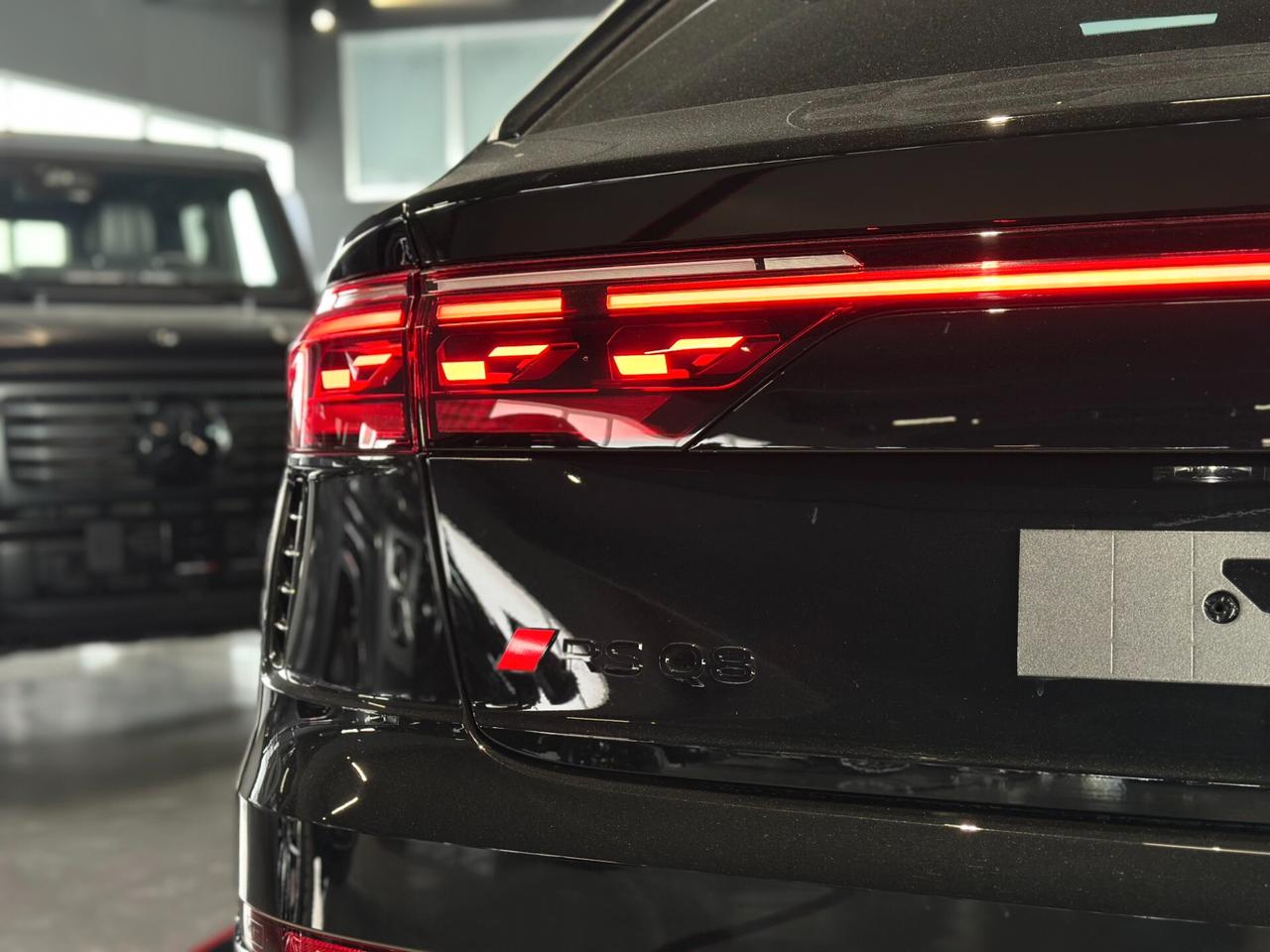 Audi Q8 RS SUV performance 471 kW tiptronic