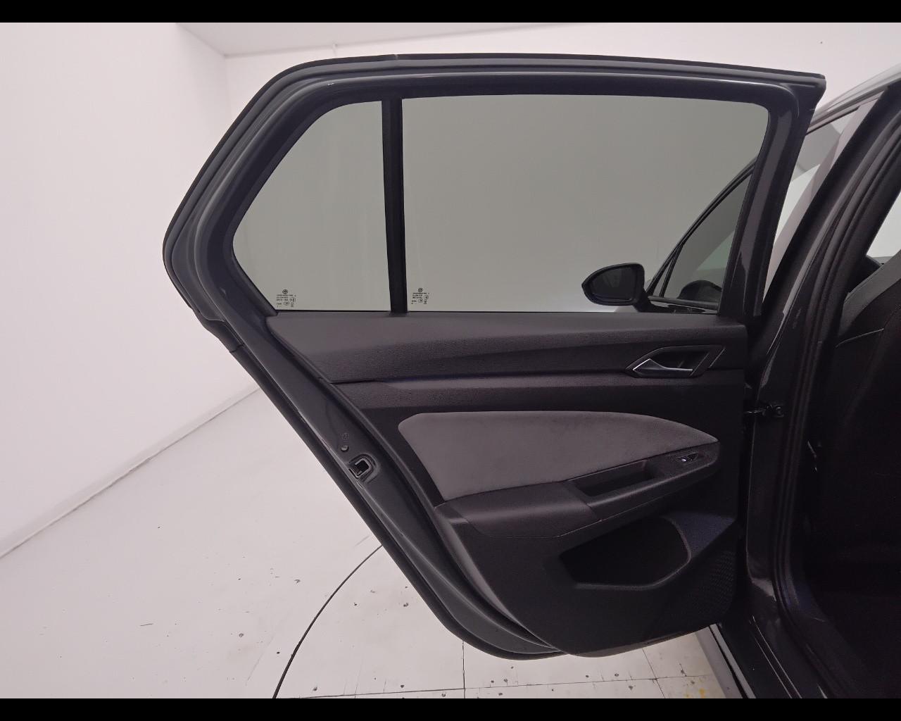 VOLKSWAGEN Golf VIII 2020 - Golf 1.5 tsi evo R-Line 130cv