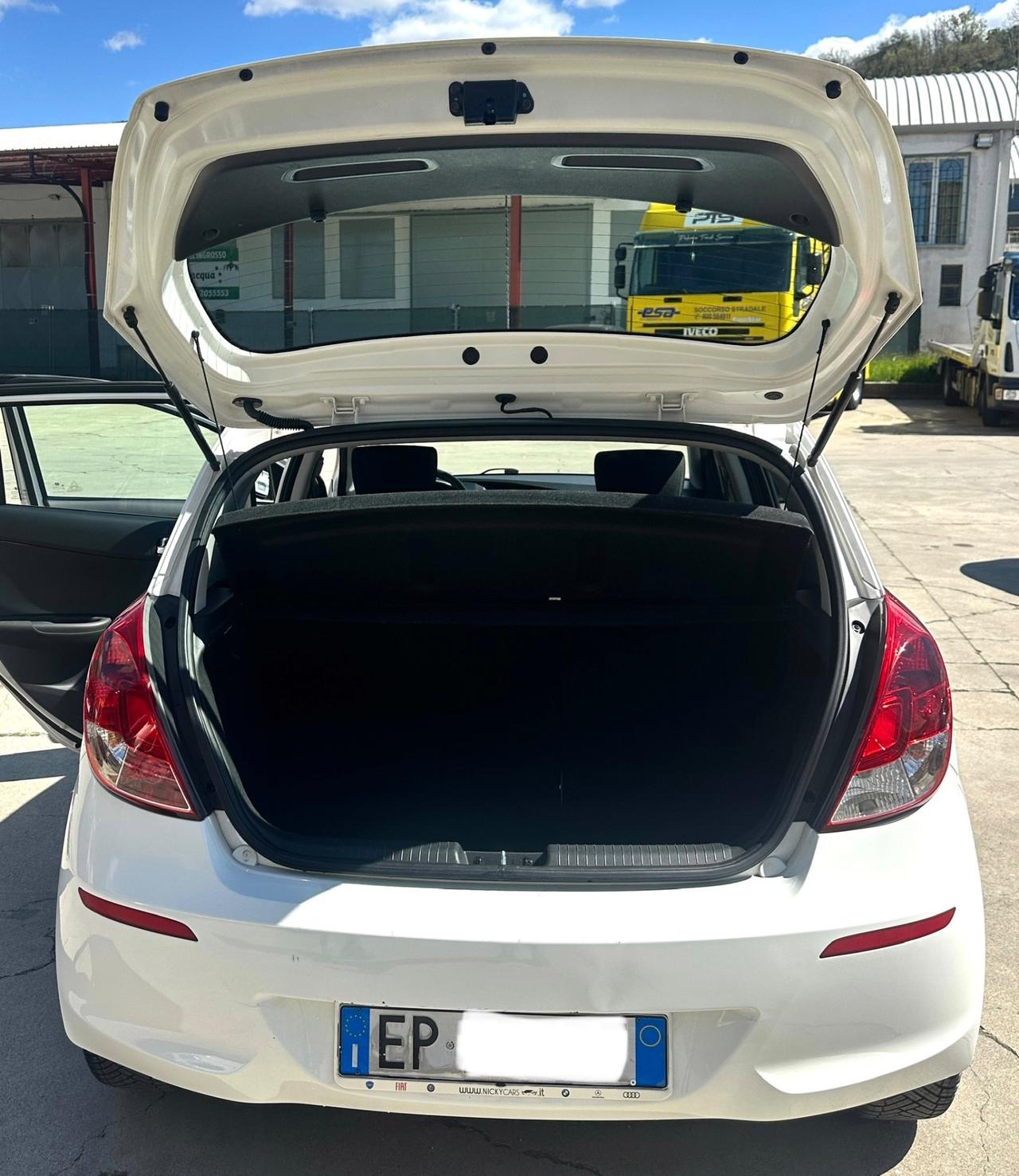 Hyundai i20 1.1 CRDi 75CV 5p. Sound Edition 2013