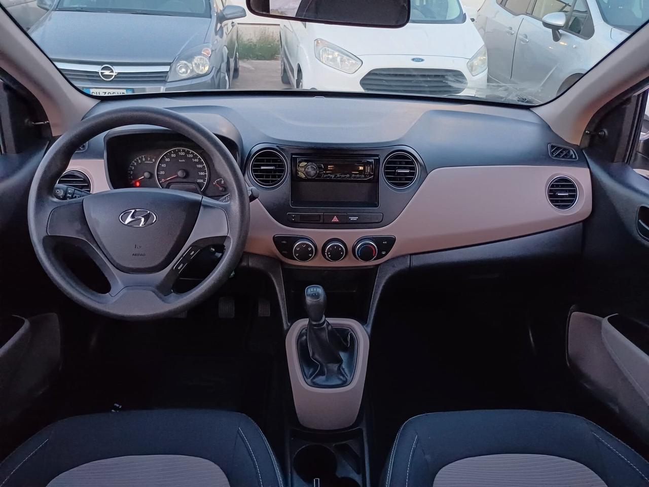 Hyundai i10 GPL DI SERIE PARI AL NUOVO - 2015