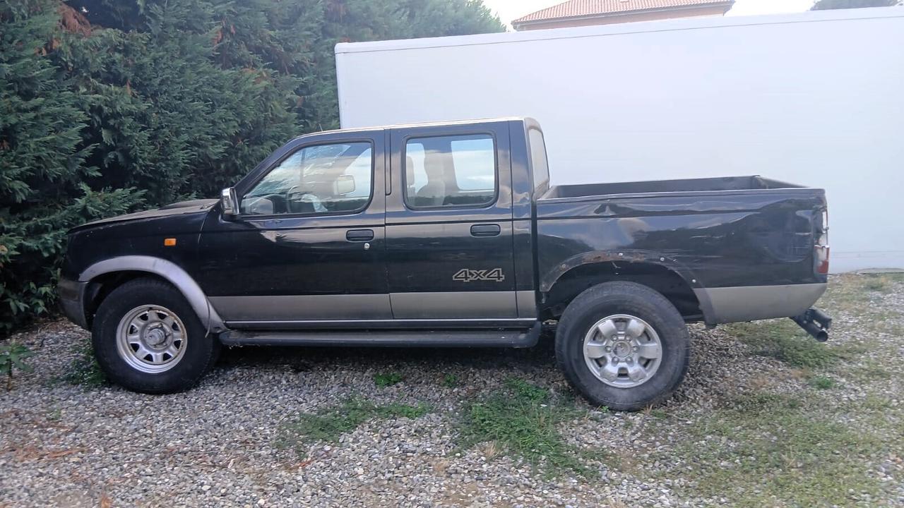 Nissan Navara 2.5 TD Duoble Cab Inc. 76kw