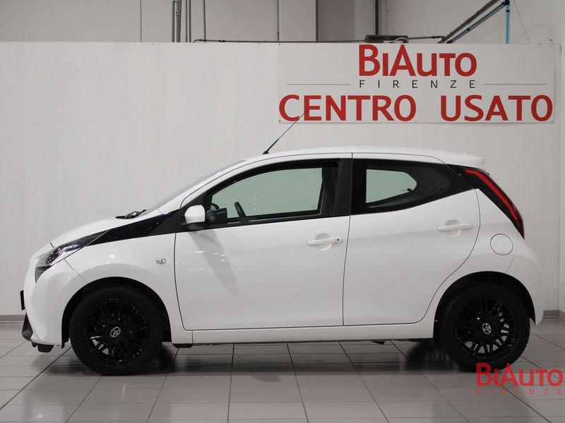 Toyota Aygo Aygo 5p 1.0 x-play m-mt 72cv