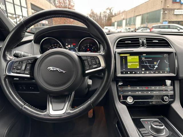 JAGUAR F-Pace 2.0 D 180 CV AWD Portfolio Automatica