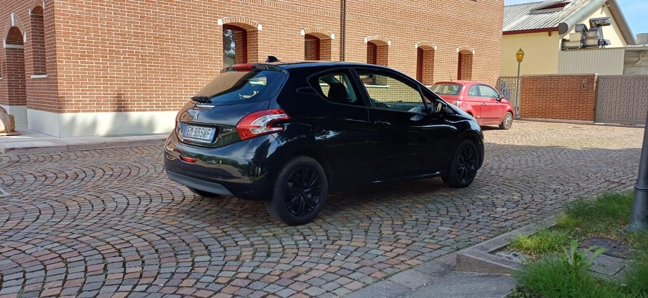Peugeot 208 1.4 HDi 68 CV 5 porte Access