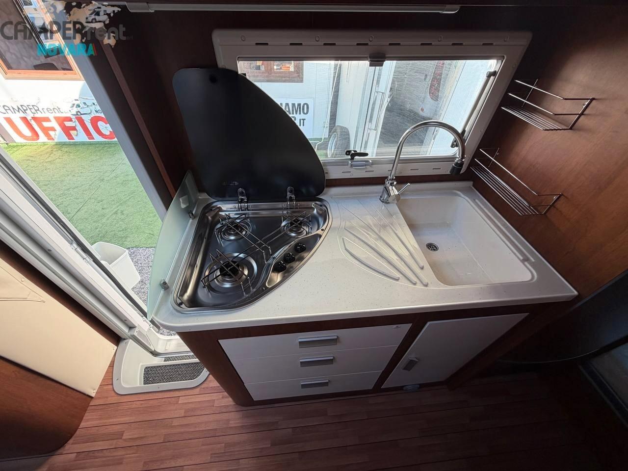 Elnagh PRINCE 47 - MANSARDATO LETTI MAXI IN CODA