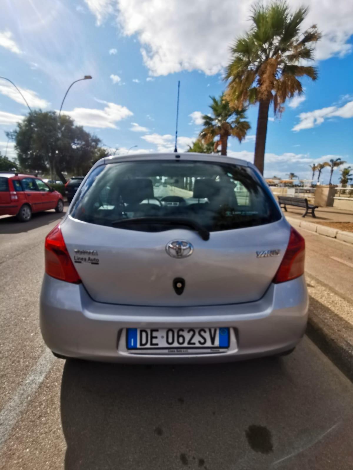 Toyota Yaris 1.0 5 porte Sol