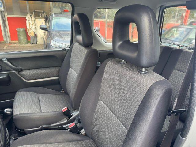 SUZUKI Jimny 1.3i 16V cat 4WD JLX