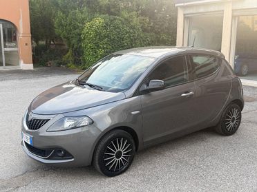 LANCIA - Ypsilon - 1.0 FireFly 5p.S&S Hyb. Platino
