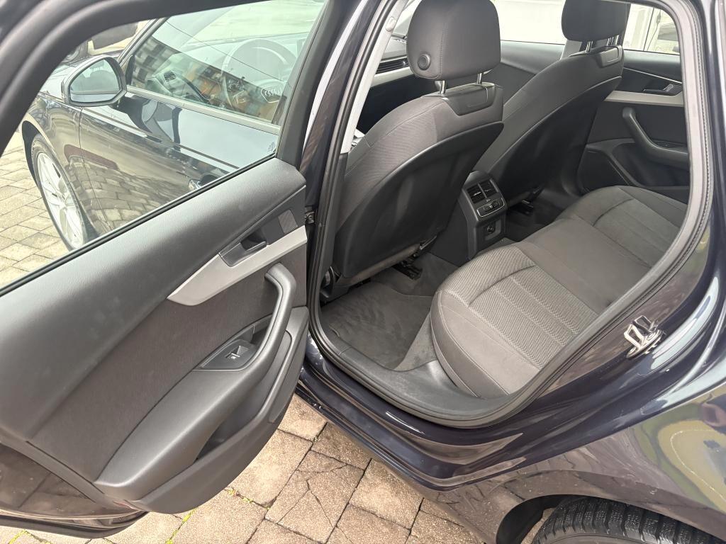 Audi A4 Avant 2.0 TDI 150 CV S tronic Business