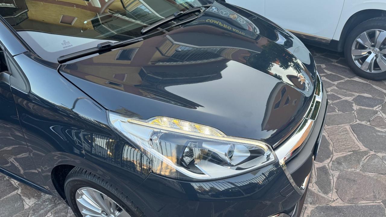 Peugeot 208 PureTech 82 5 porte Allure