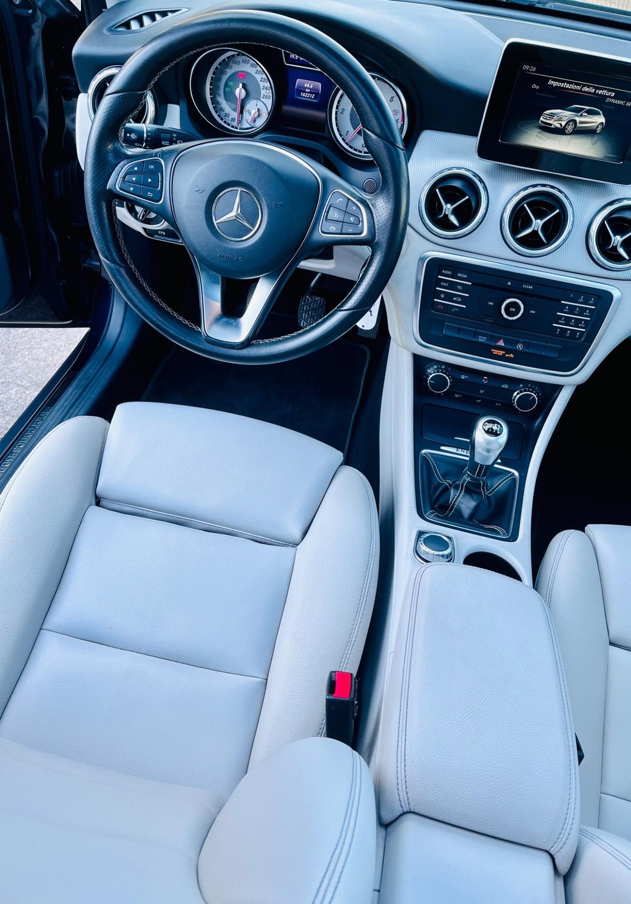 Mercedes-benz GLA 200 d Premium Enduro Tetto Panoramico