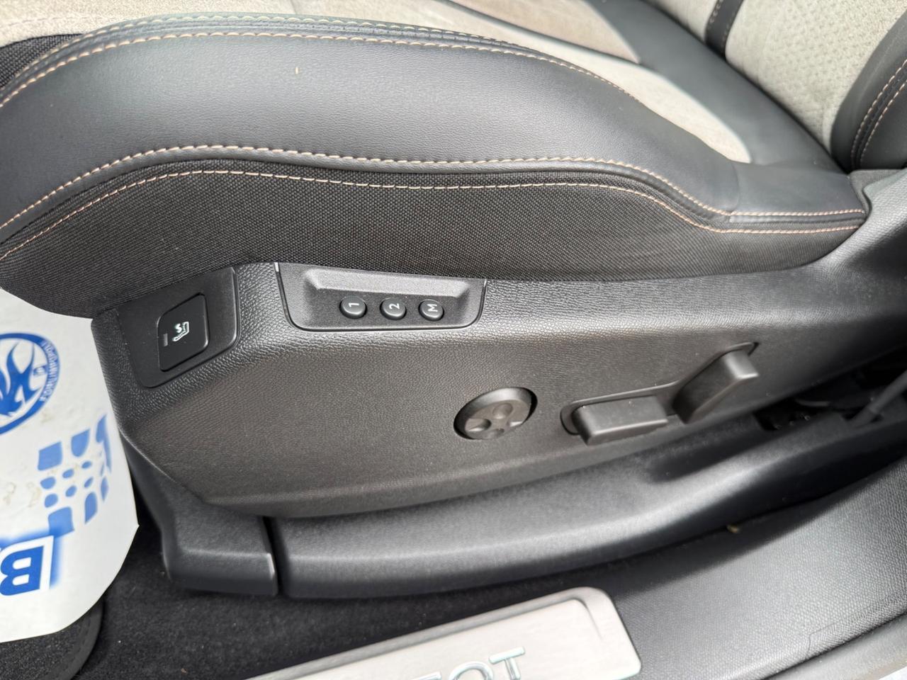 Peugeot 3008 Hybrid 225 e-EAT8 GT