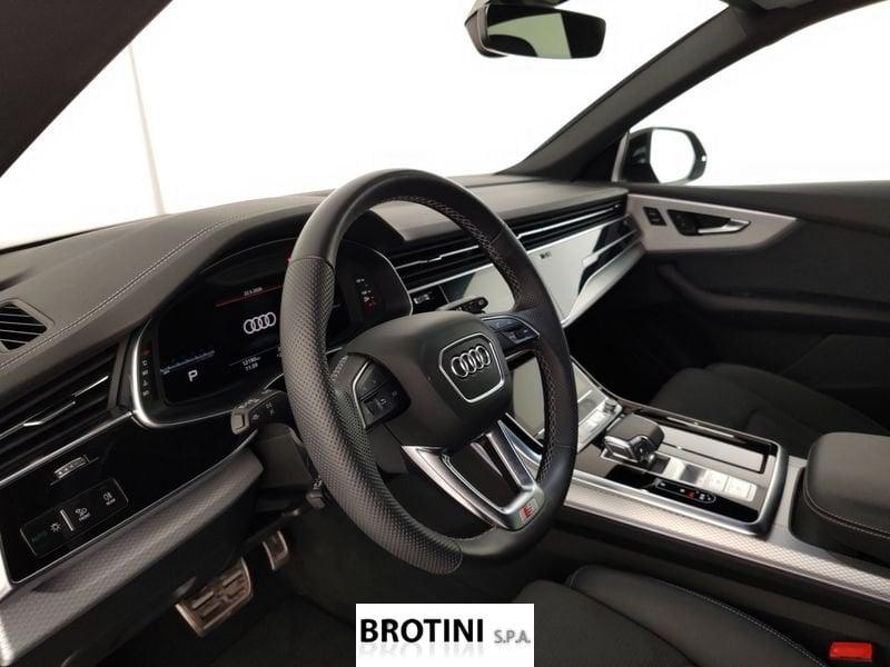Audi Q8 50 TDI 210kW quattro tip. S Line Edition