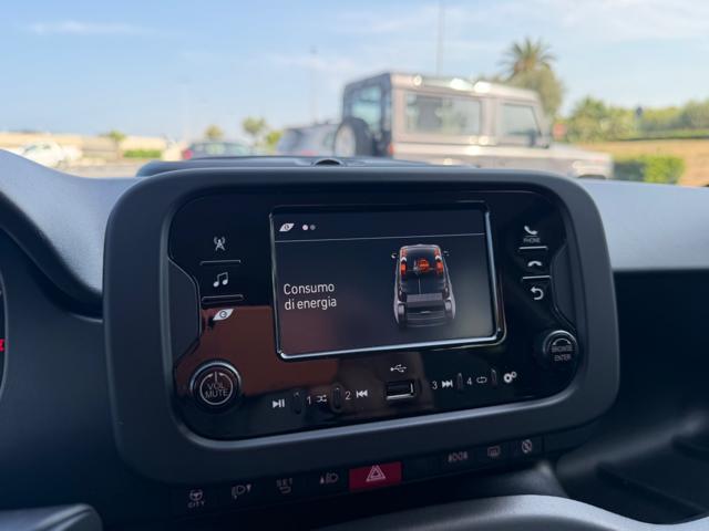 FIAT Panda 1.0 HYBRID CITY LIFE+CLIMATRONIC+SCHERMO+5POSTI