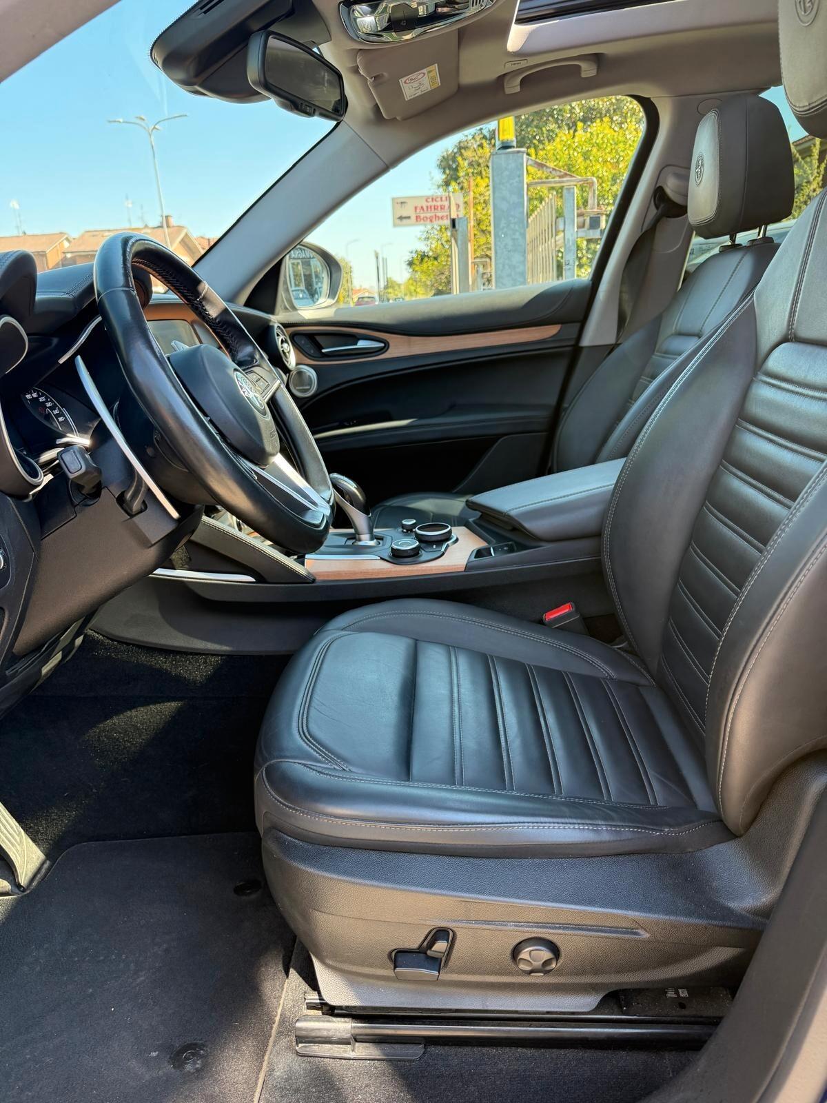 Alfa Romeo Stelvio 2.0 Turbo 200 CV AT8 Q4 Executive NESSUN VINCOLO