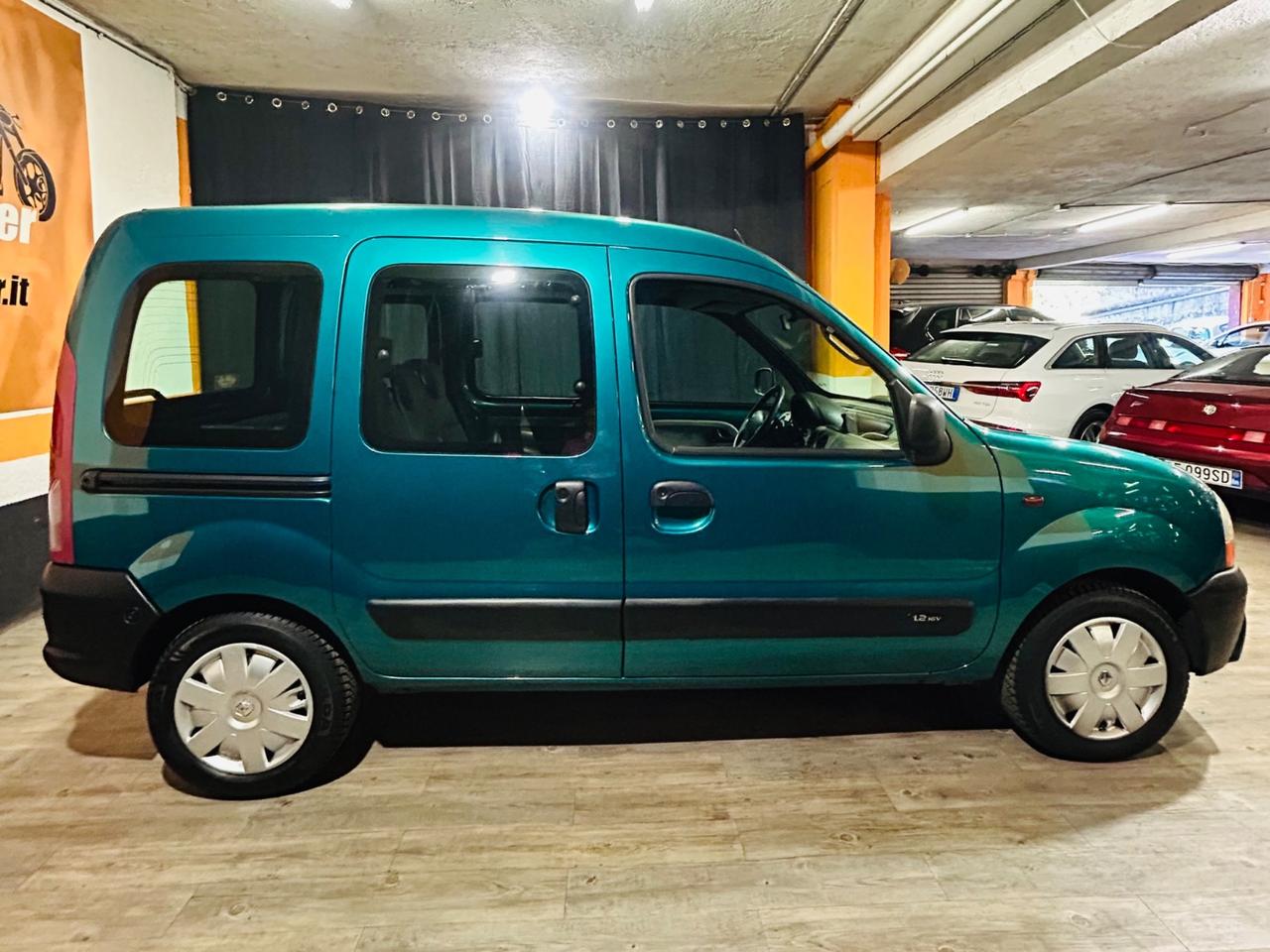 RENAULT KANGOO 1.2 16V IN PERFETTE CONDIZIONI .