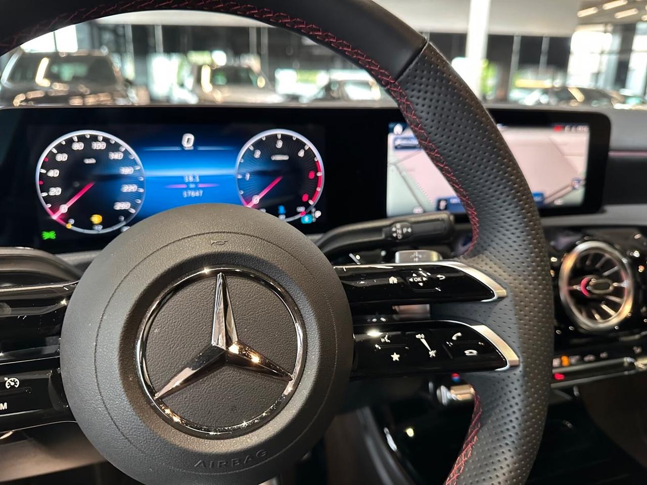 MERCEDES-BENZ*A200D*AMG-LINE*ADVANCED-PLUS*TETTO*LED*MBUX*18"*