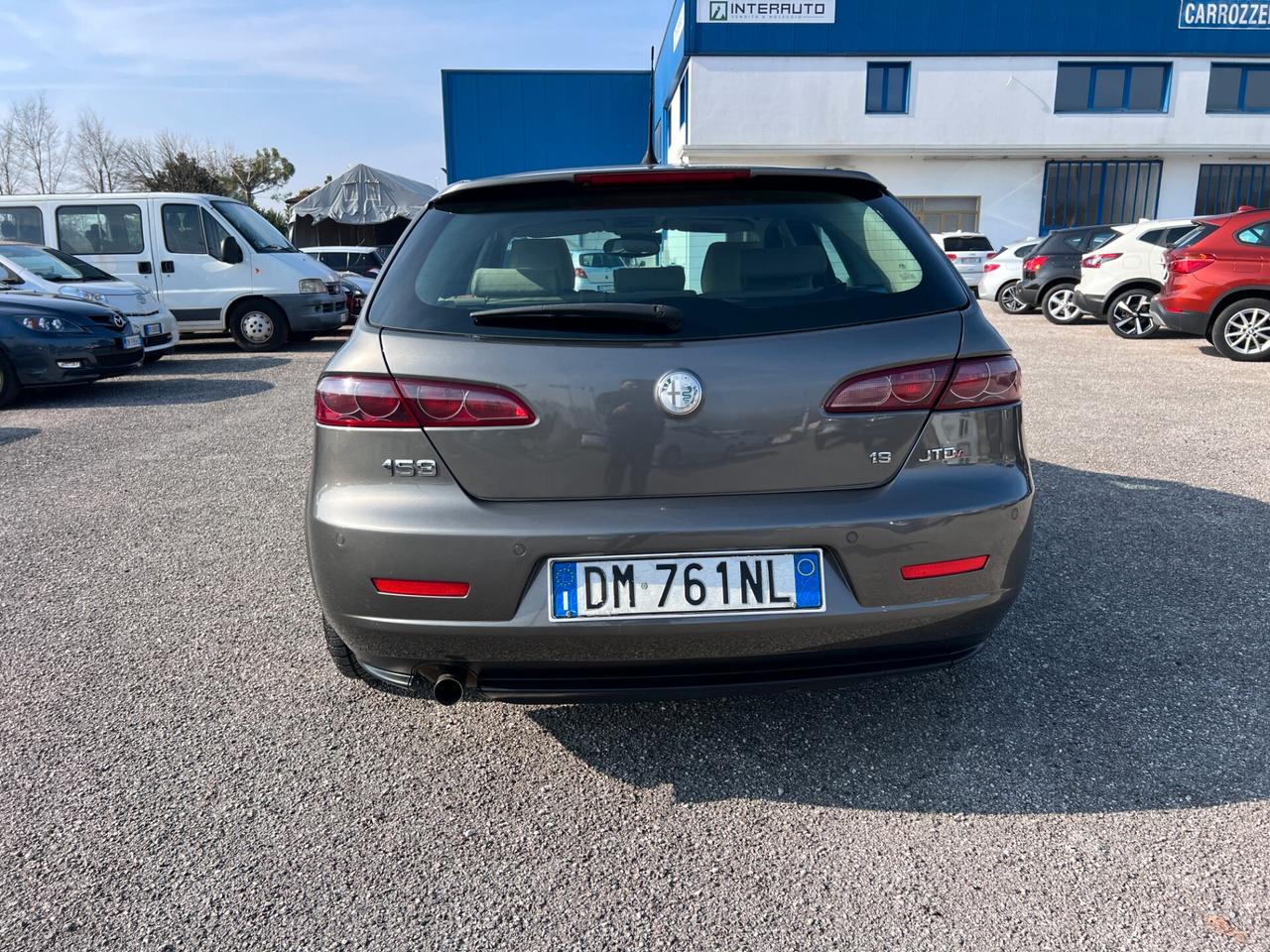 Alfa Romeo 159 1.9 JTDm 16V Sportwagon Distinctive
