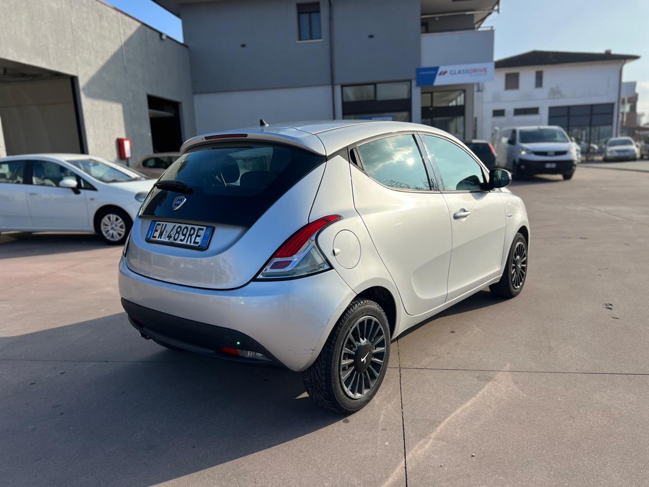 Lancia Ypsilon 1.2 69 CV 5 porte GPL Ecochic Silver
