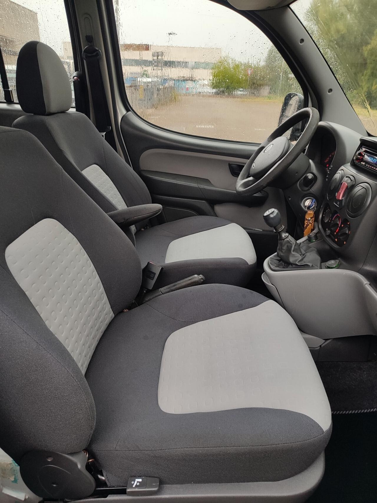 FIAT DOBLO 1.4BENZINA CON PEDANA DISABILI POCHI KM