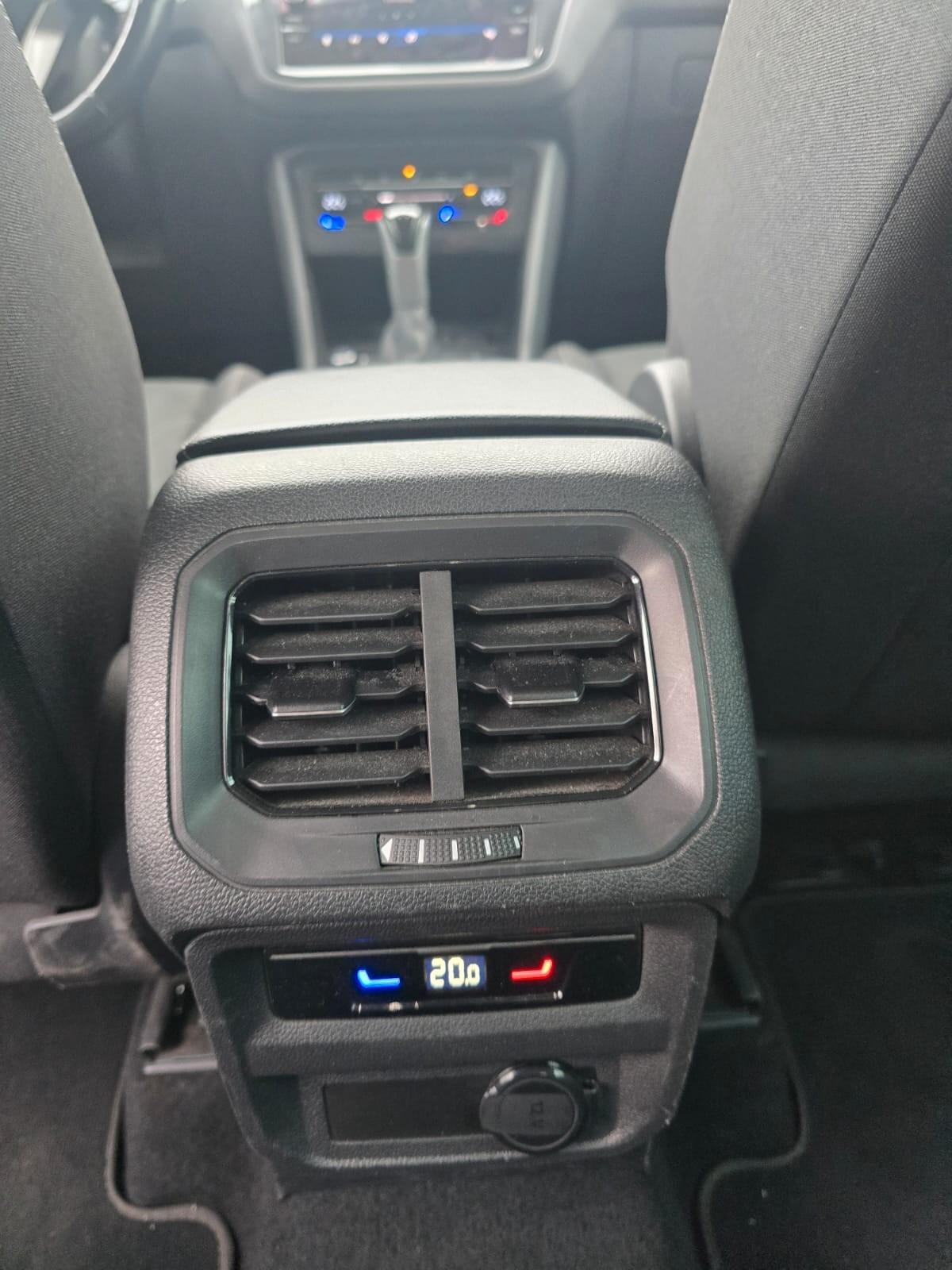 Volkswagen Tiguan 2.0 TDI 150 CV SCR DSG R-Line