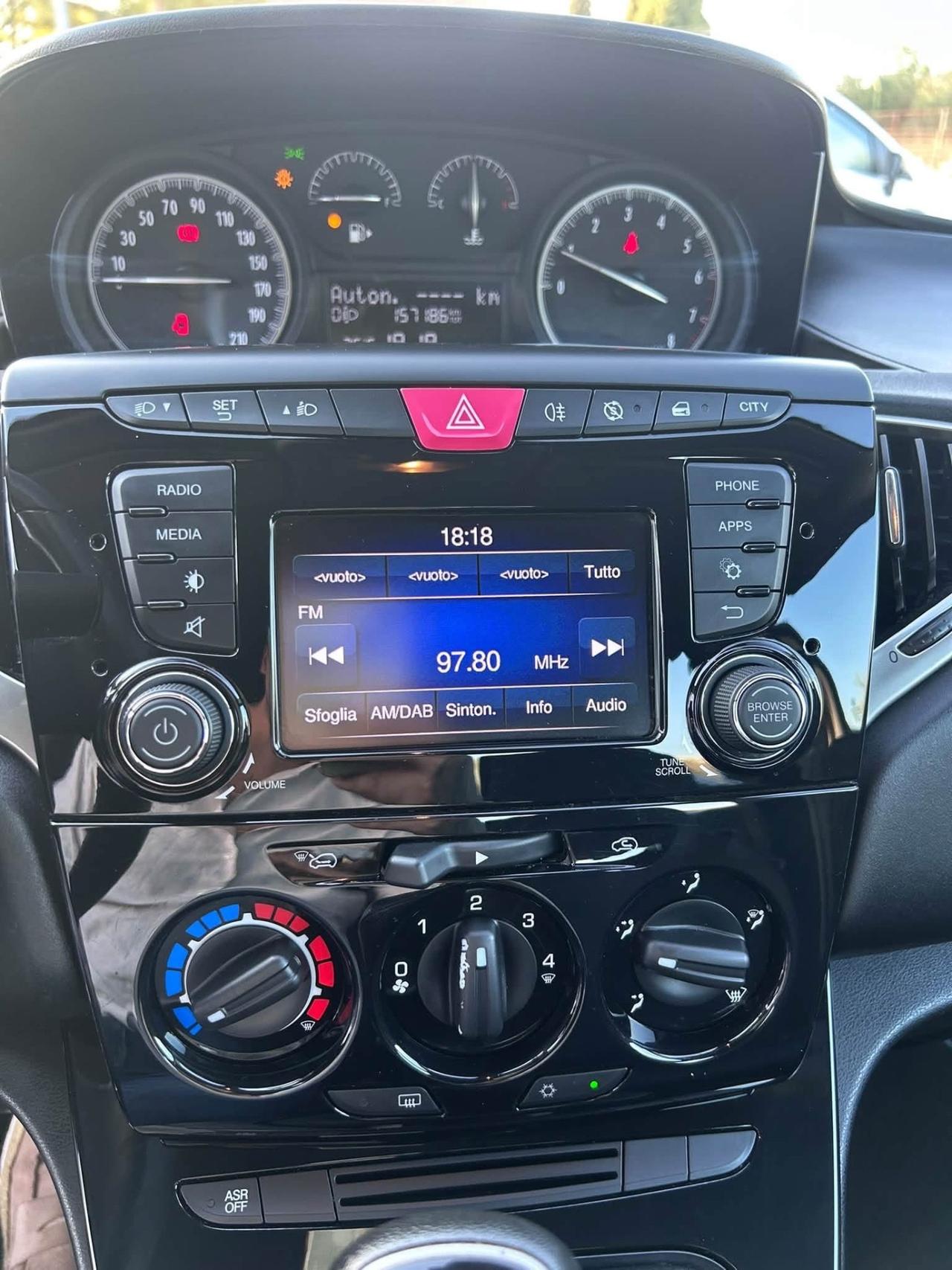 Lancia Ypsilon 1.2 69 CV 5 porte S&S Gold