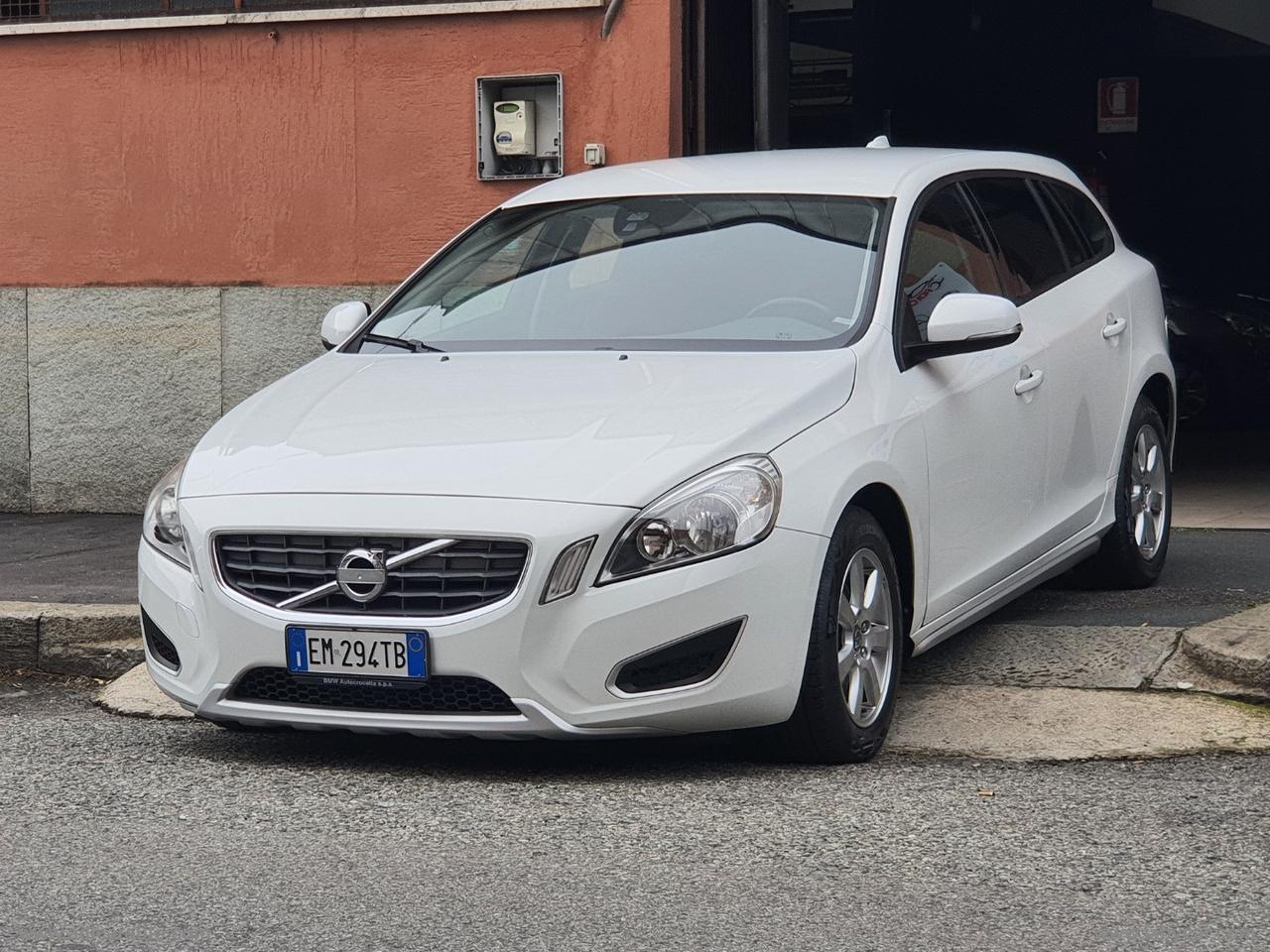 VOLVO V60 DRIVe