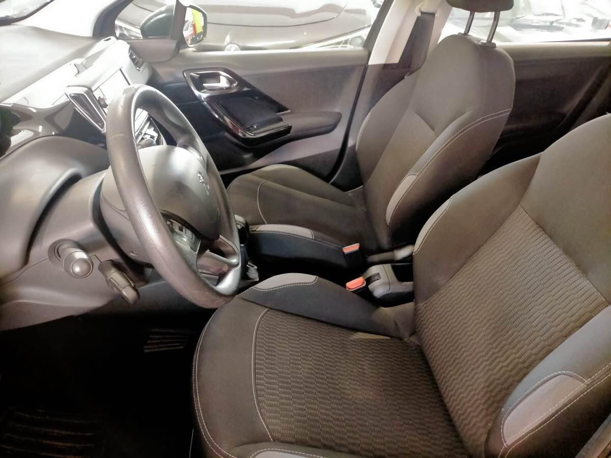 PEUGEOT 208 1.2