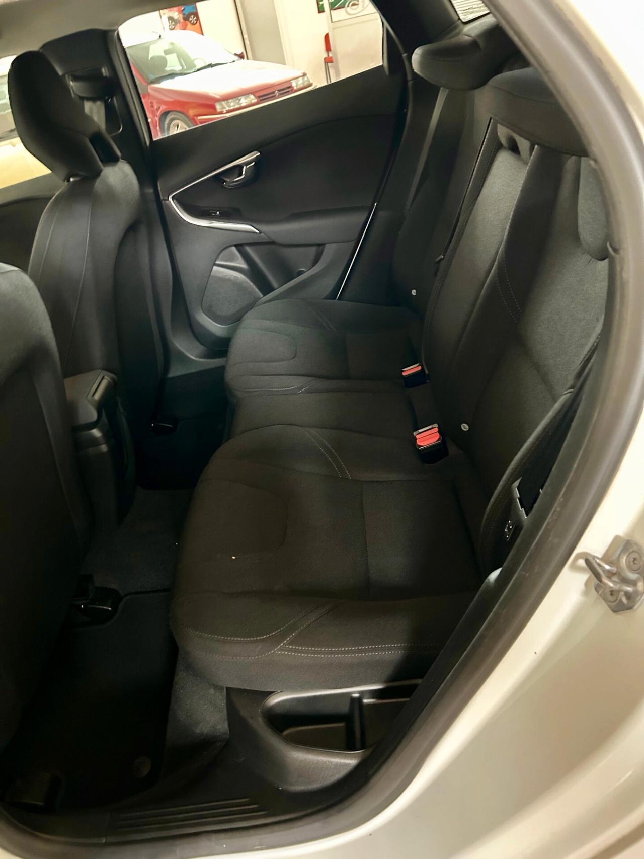 Volvo V40 Cross Country D2 Momentum