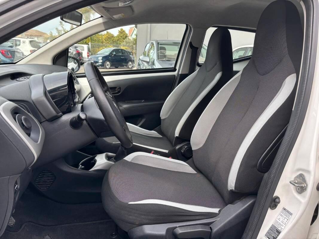 Toyota Aygo 1.0 x-play 5p