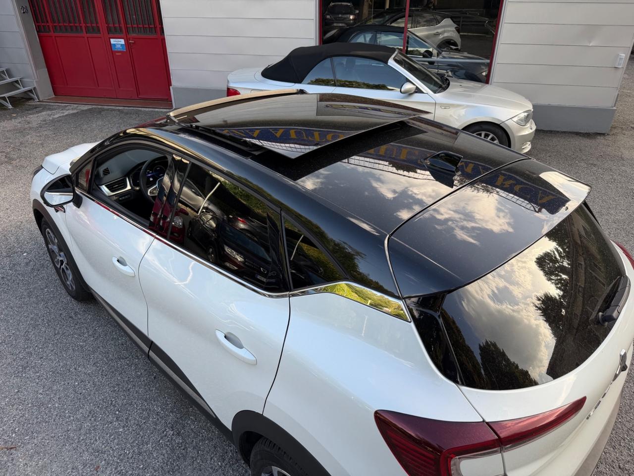 Renault Captur Full Hybrid E-Tech 145 CV Techno bianco perla