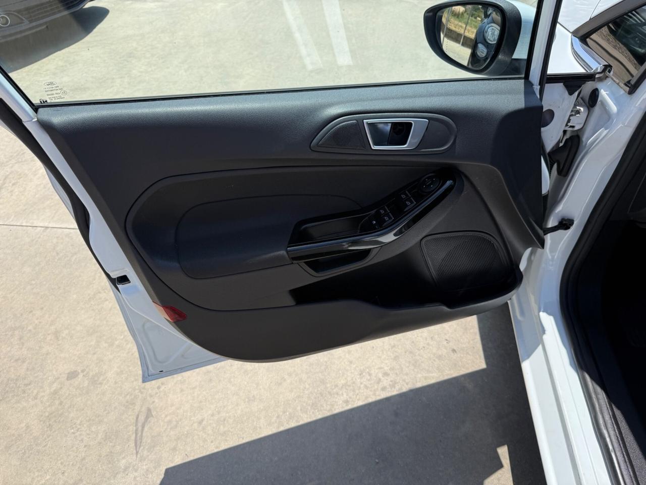 Ford Fiesta 1.5 TDCi 75CV 5 porte Titanium