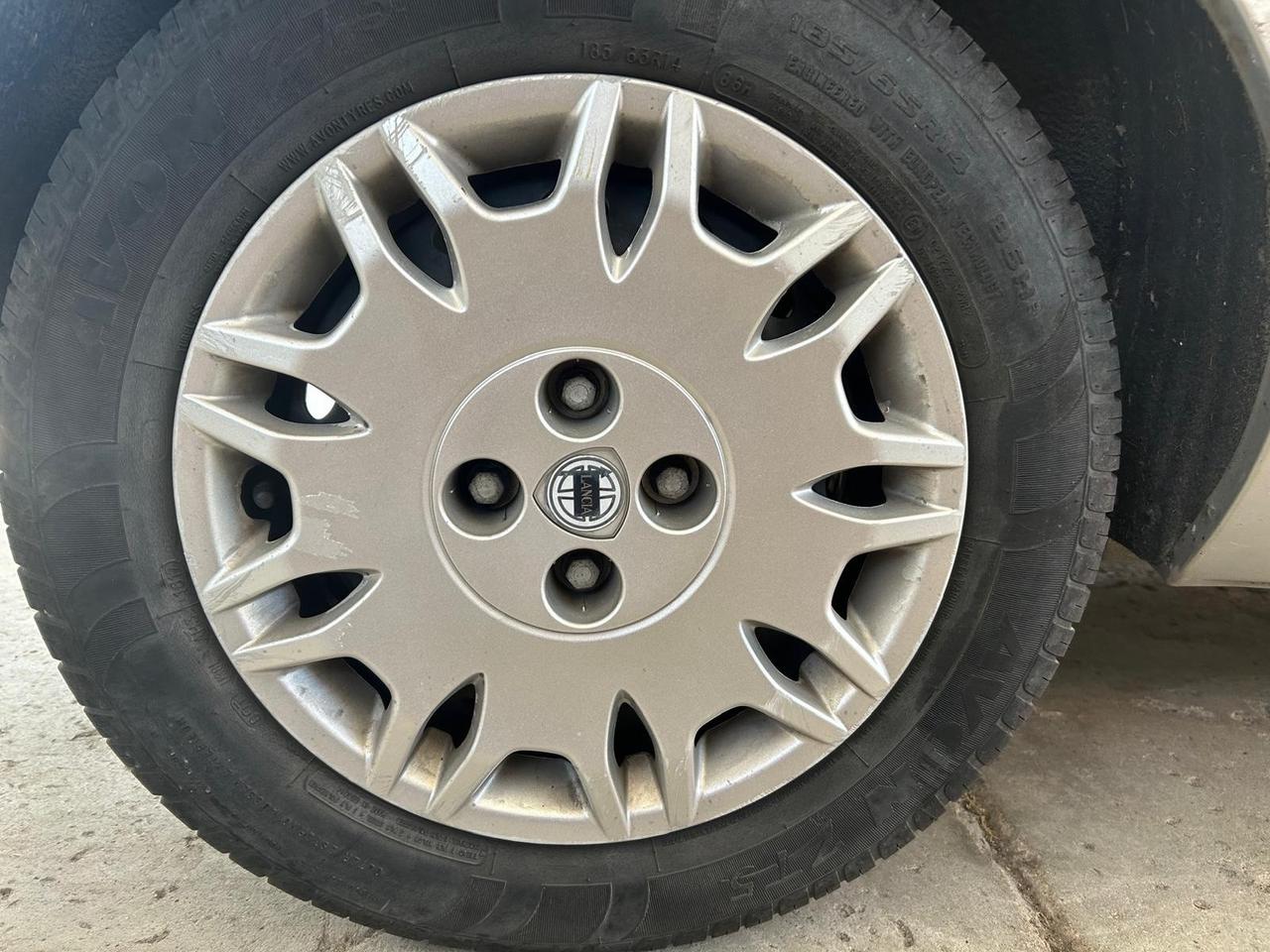 Lancia Ypsilon 1.2 16V Argento