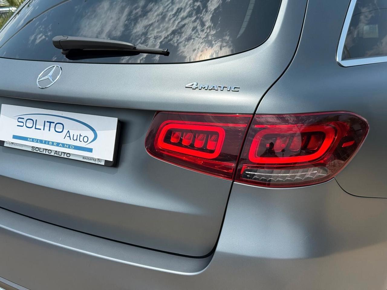 GLC 220 d 4Matic Premium Plus Opaco + Pedane