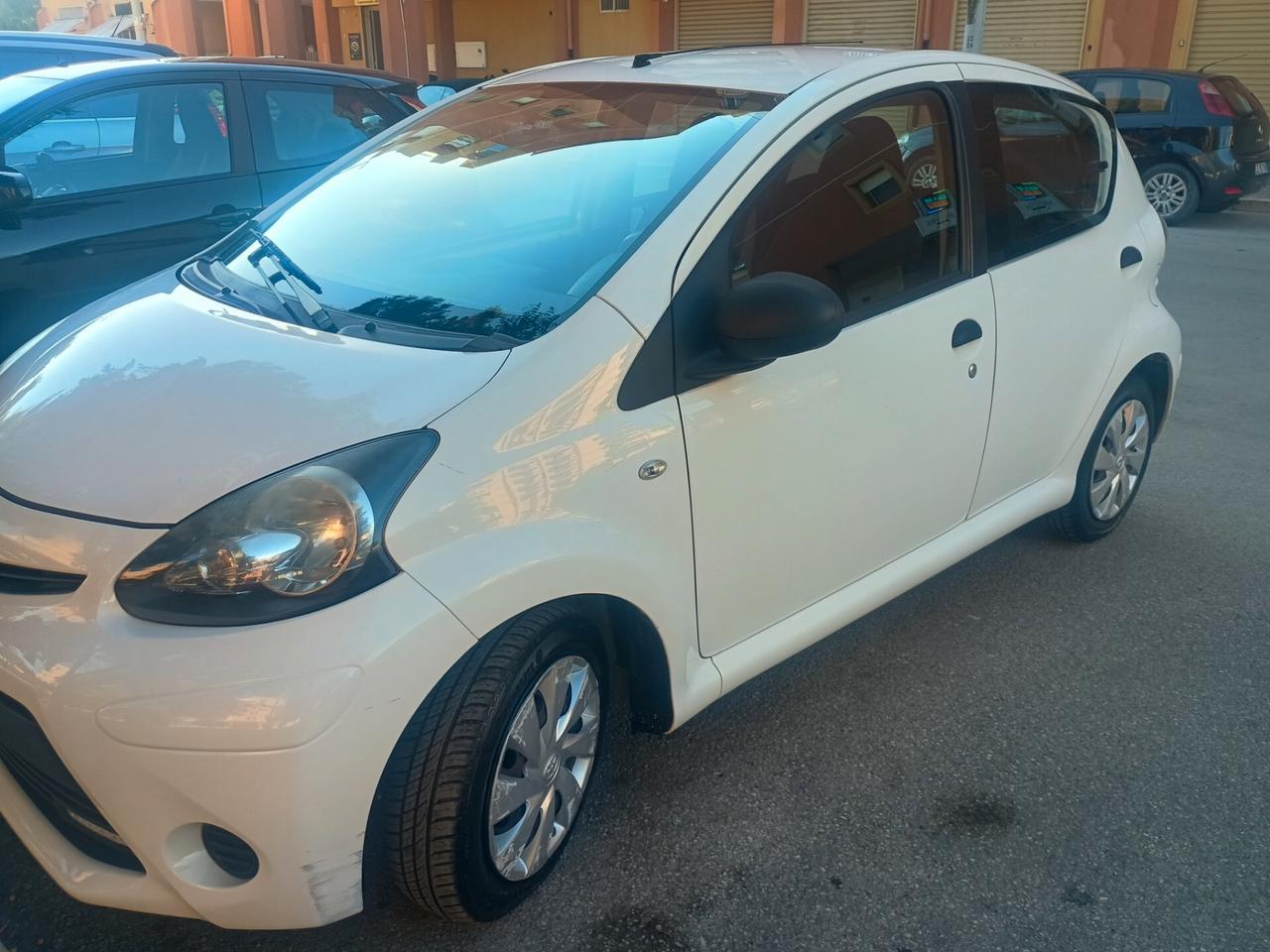 Toyota Aygo 1.0 12V VVT-i 5 porte Active Connect