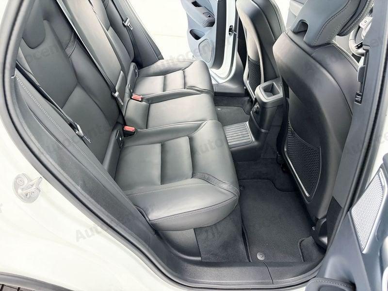 Volvo XC60 T8 PLUG IN ULTRA BLACK EDITION AWD AUT