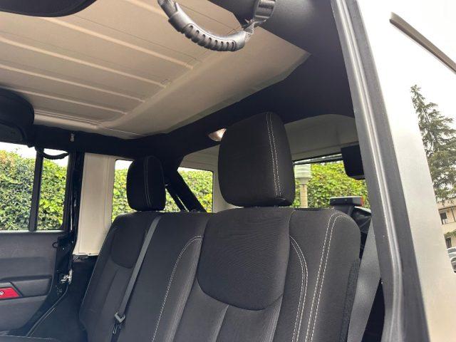 JEEP Wrangler Unlimited 2.8 CRD DPF Rubicon Auto NAVI - ALPINE