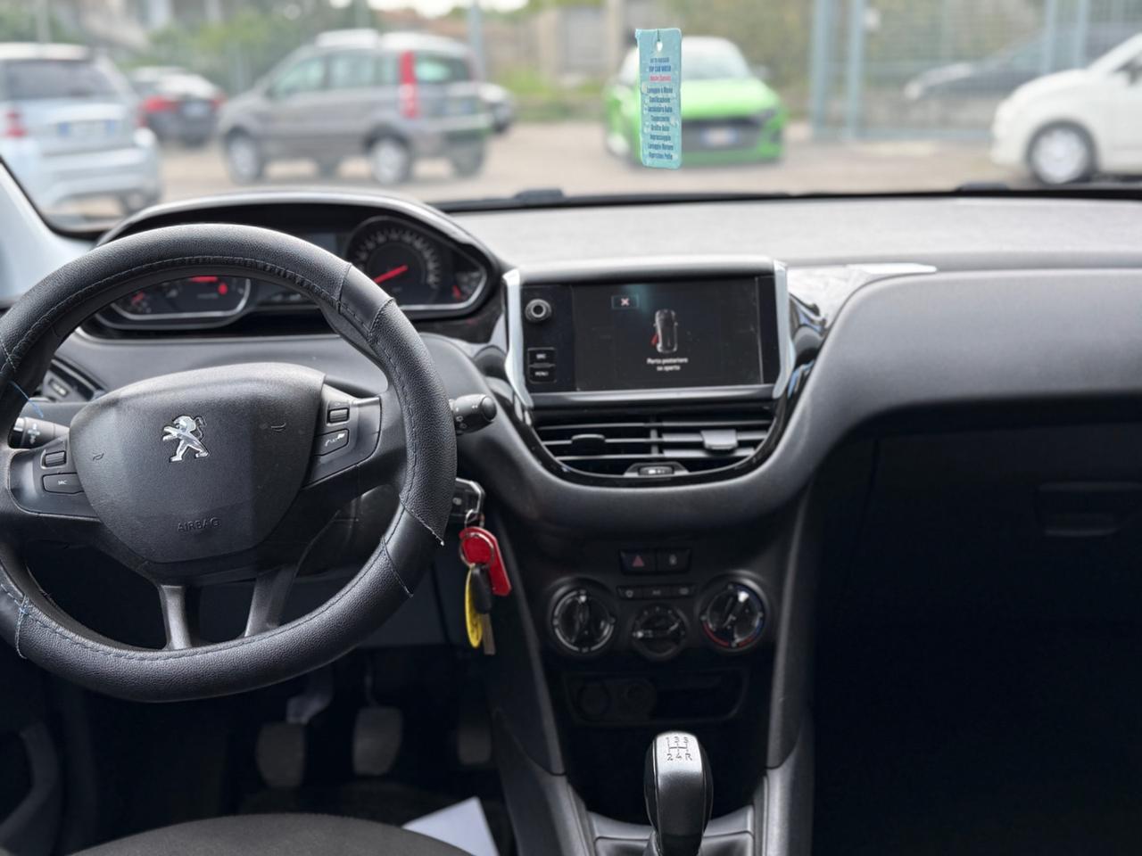 Peugeot 208 NEOPATENTATI GARANZIA