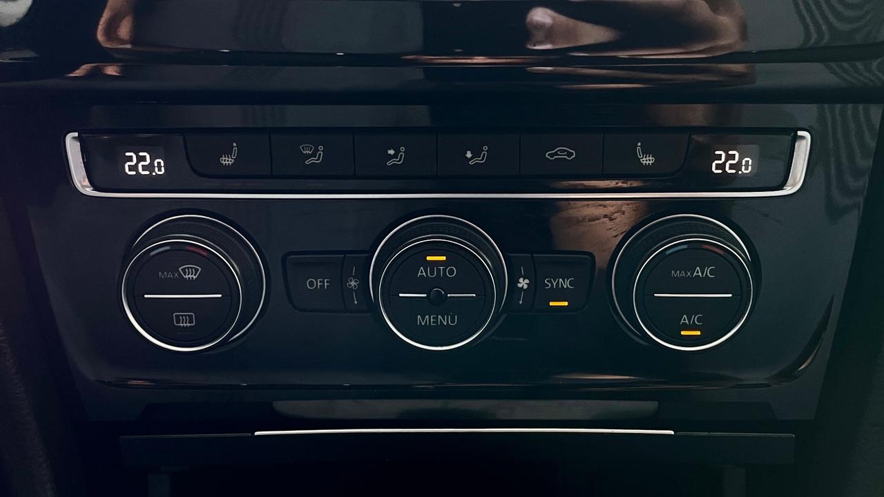VOLKSWAGEN GOLF 1.6 COMFORT LINE BLUEMOTION TECHNOLOGY TDI 110 CV - FULL LED, NEOPATENTATI
