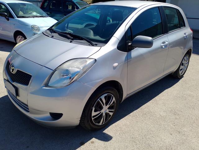 TOYOTA Yaris 1.0 5 porte Sol